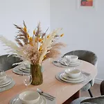 Apartamento Kotzebue - Family-ready With Separate Sleep Zones