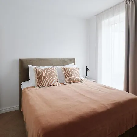 Kotzebue - Family-ready With Separate Sleep Zones Lägenhet Tallinn